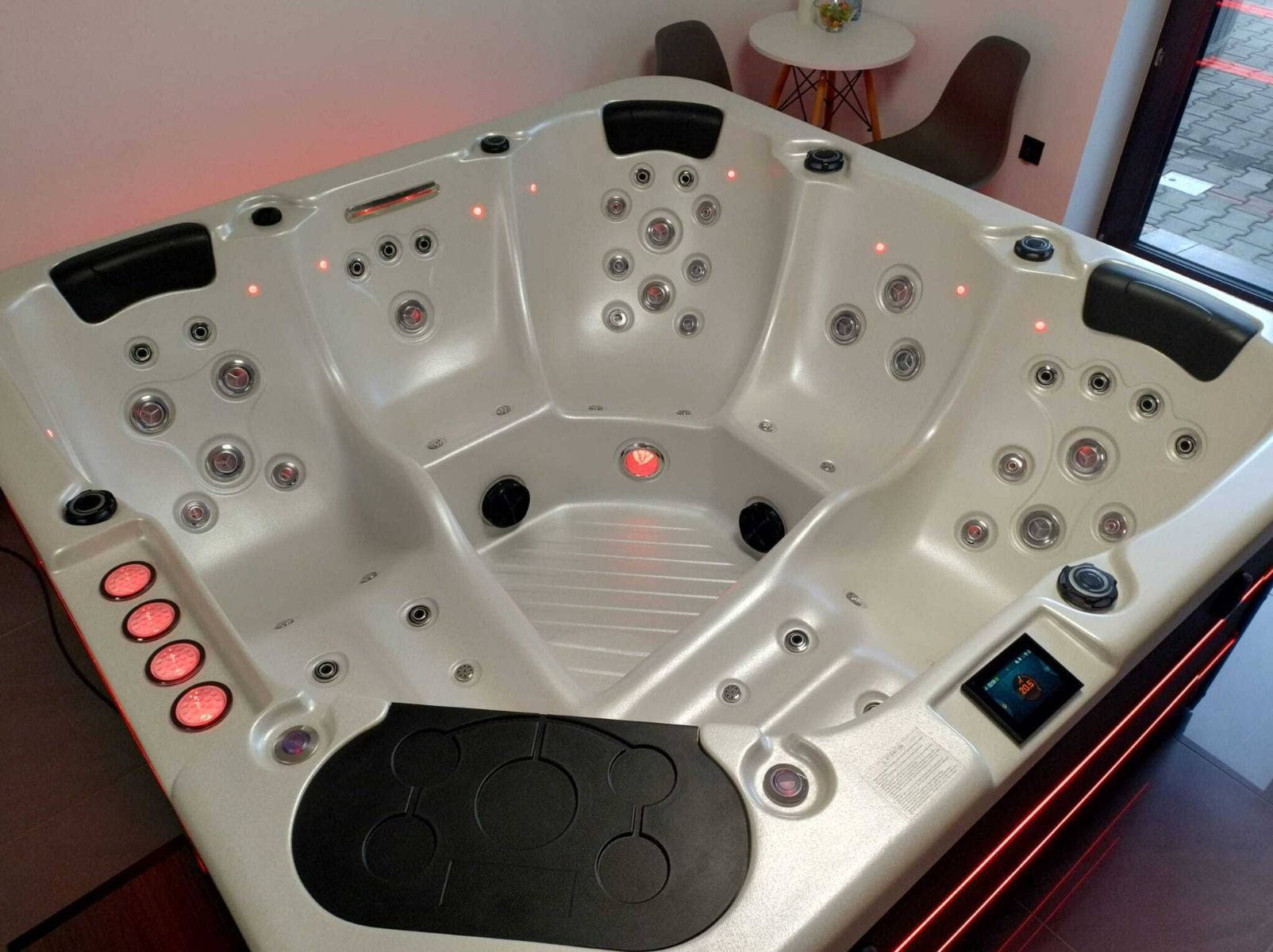 Nasza Perła. Poznaj model Jacuzzi Luksus E, gotowy do odbioru