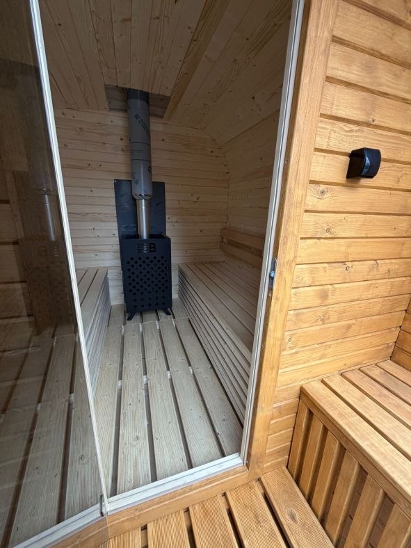 Sauna ogrodowa Quadro Linea 200 × 240 cm z przedsionkiem
