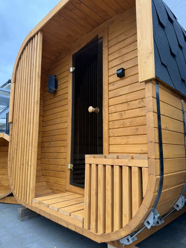 Sauna ogrodowa Quadro Linea 200 × 240 cm z przedsionkiem