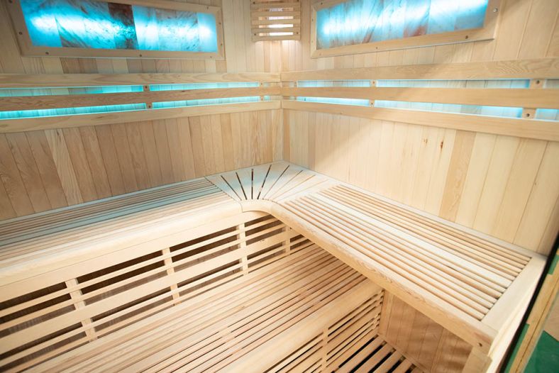 Sauna sucha z piecem EA4-I 4-osobowa z ręcznie wykończonym wnętrzem