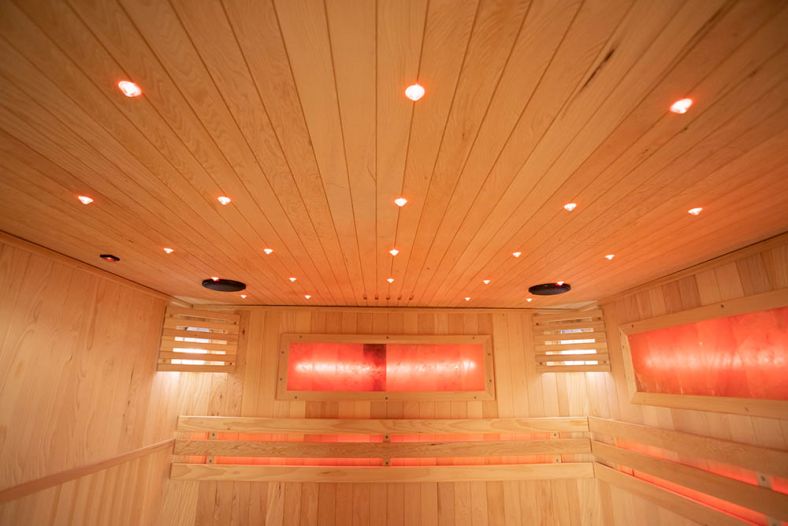 Sauna sucha z piecem EA4-I 4-osobowa z ręcznie wykończonym wnętrzem