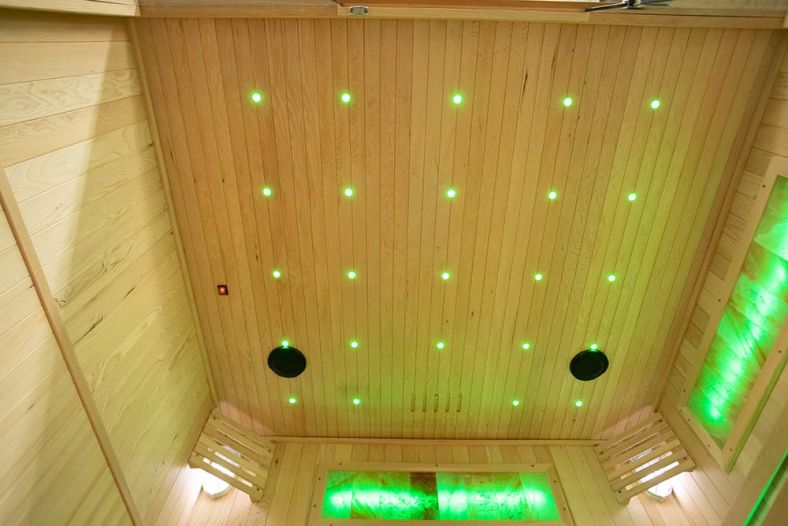 Sauna sucha z piecem EA4-I 4-osobowa z ręcznie wykończonym wnętrzem