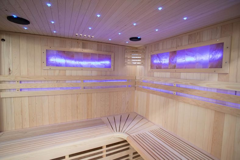 Sauna sucha z piecem EA4-II 4-osobowa z ręcznie wykończonym wnętrzem