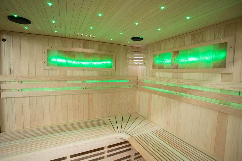 Sauna sucha z piecem EA4-II 4-osobowa z ręcznie wykończonym wnętrzem
