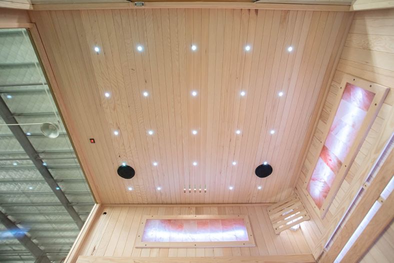 Sauna sucha z piecem EA4-II 4-osobowa z ręcznie wykończonym wnętrzem