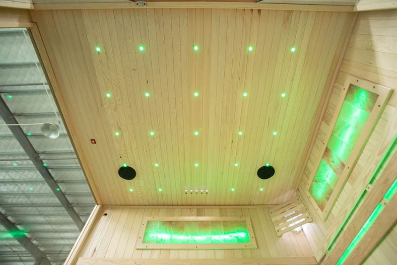 Sauna sucha z piecem EA4-II 4-osobowa z ręcznie wykończonym wnętrzem