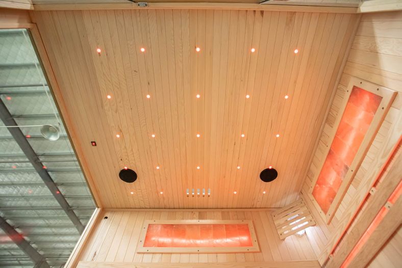 Sauna sucha z piecem EA4-II 4-osobowa z ręcznie wykończonym wnętrzem