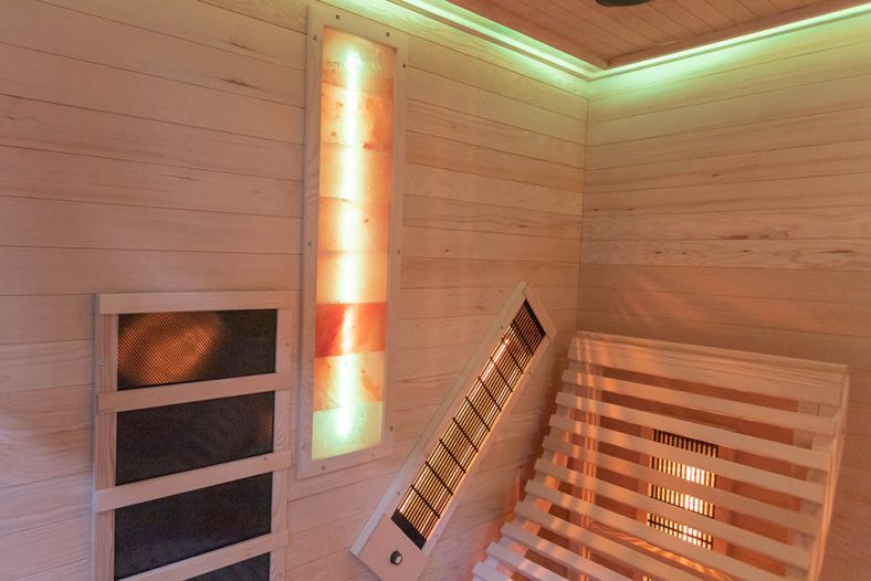 Sauna na podczerwień CP4LS z leżankami i kamieniem solnym 180 × 180 cm