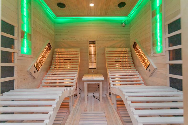 Sauna na podczerwień CP4LS z leżankami i kamieniem solnym 180 × 180 cm