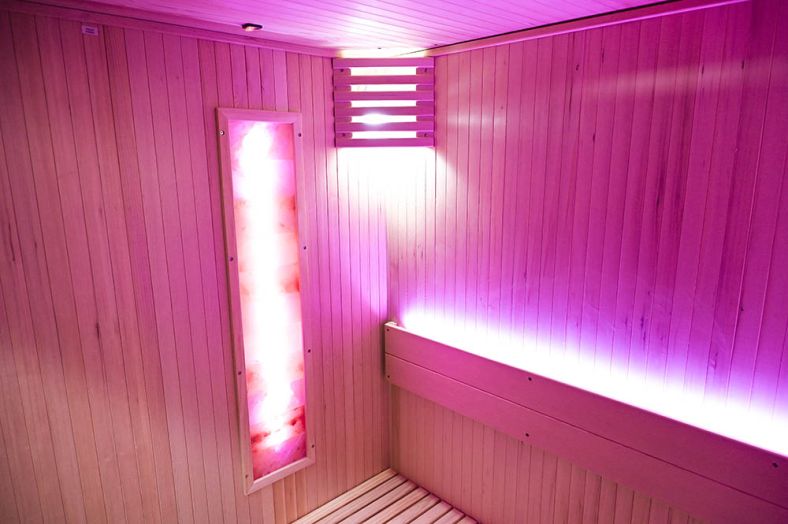 Sauna sucha z piecem EA4S LUX czarna 180 × 180 cm