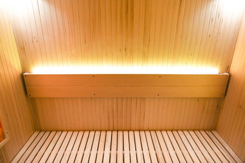 Sauna sucha z piecem EA4S LUX czarna 180 × 180 cm