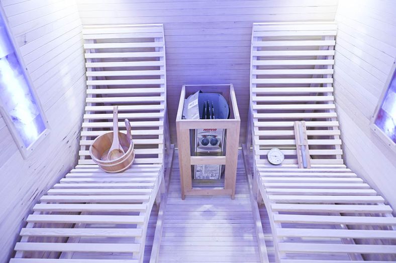 Sauna sucha z piecem EL5S-L z dwiema leżankami 180 × 180 cm