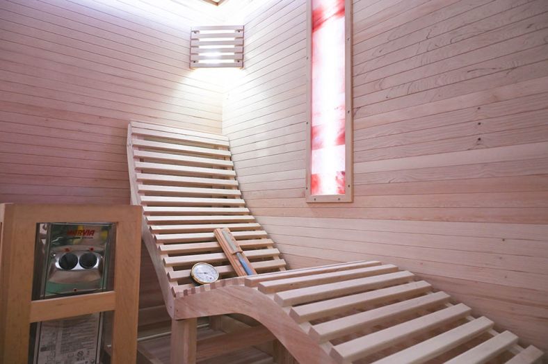 Sauna sucha z piecem EL5S-L z dwiema leżankami 180 × 180 cm