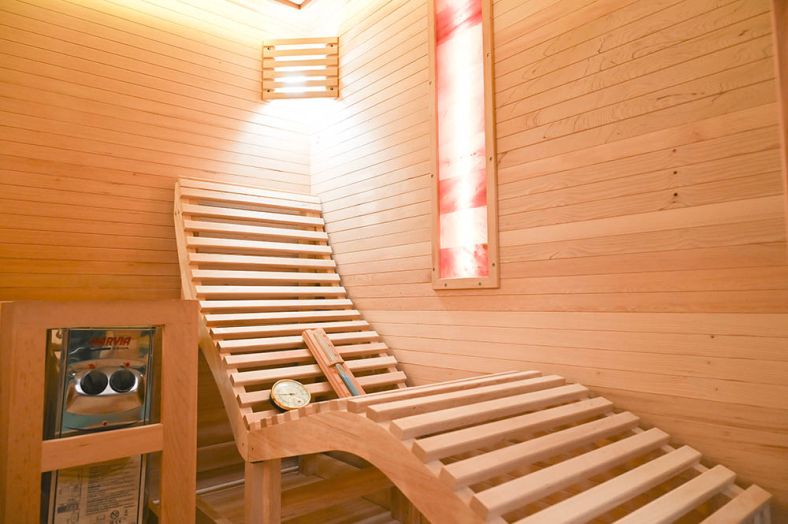 Sauna sucha z piecem EL5S-L z dwiema leżankami 180 × 180 cm