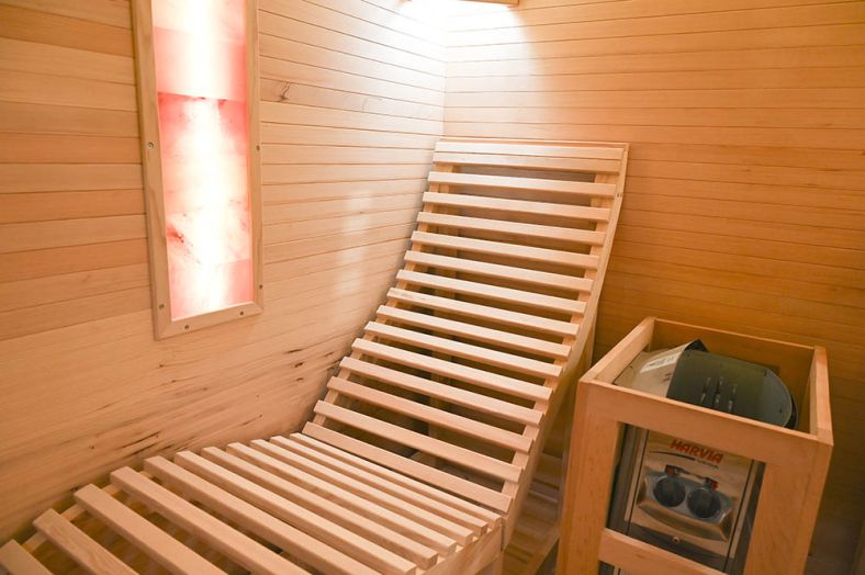 Sauna sucha z piecem EL5S-L z dwiema leżankami 180 × 180 cm