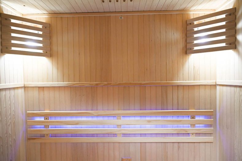 Sauna sucha z piecem EN z izolacją ścian